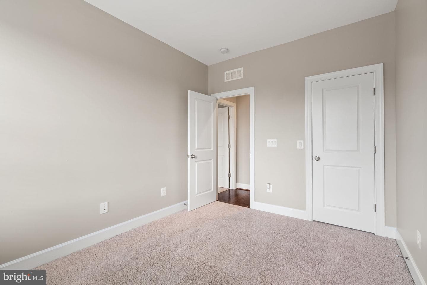 20396 Roslindale Drive photo 41