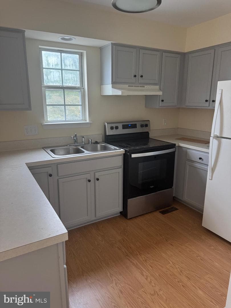 102 Frazer Drive photo 8