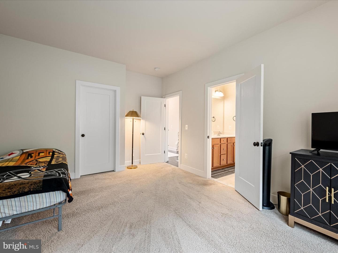 221 S 32nd Street photo 35