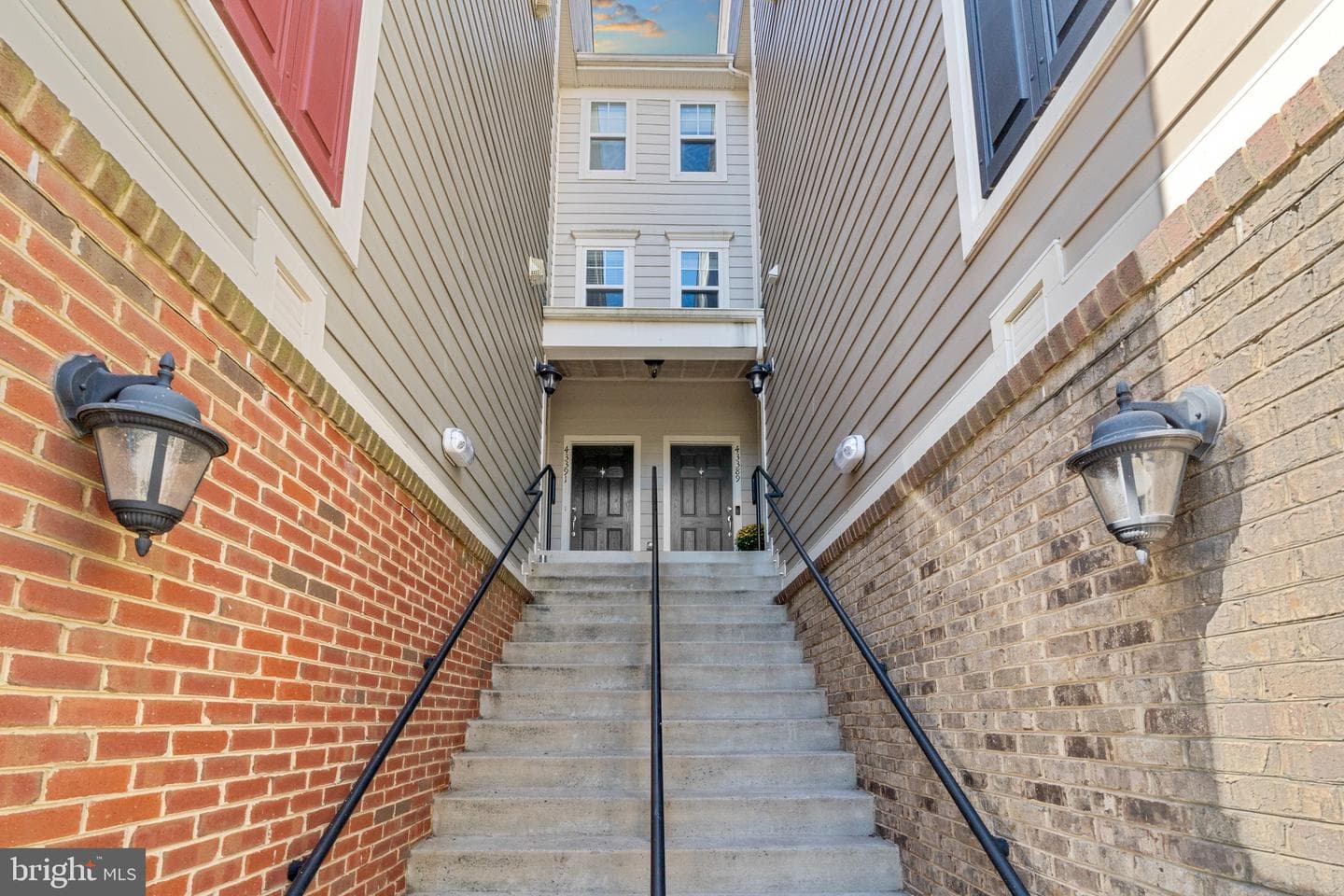 43387 Town Gate Square photo 42