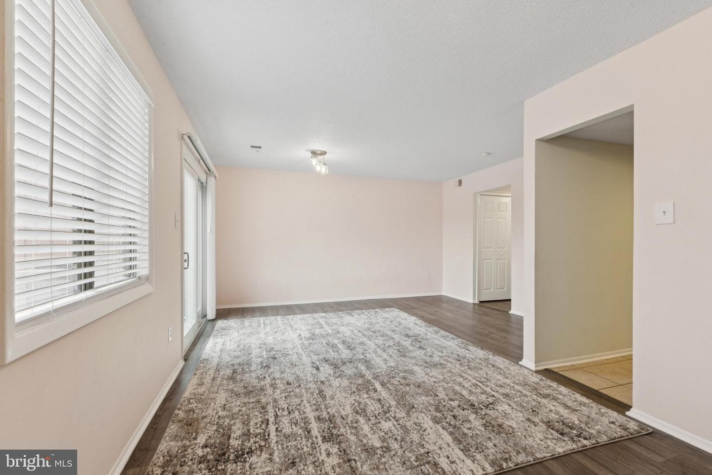 32 Regis Circle photo 5