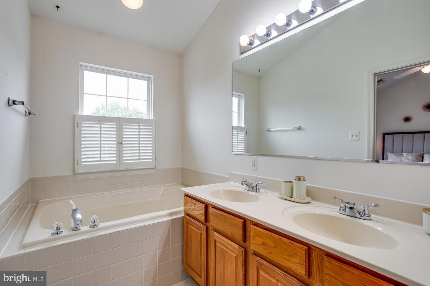 21901 Golden Spike Terrace photo 29