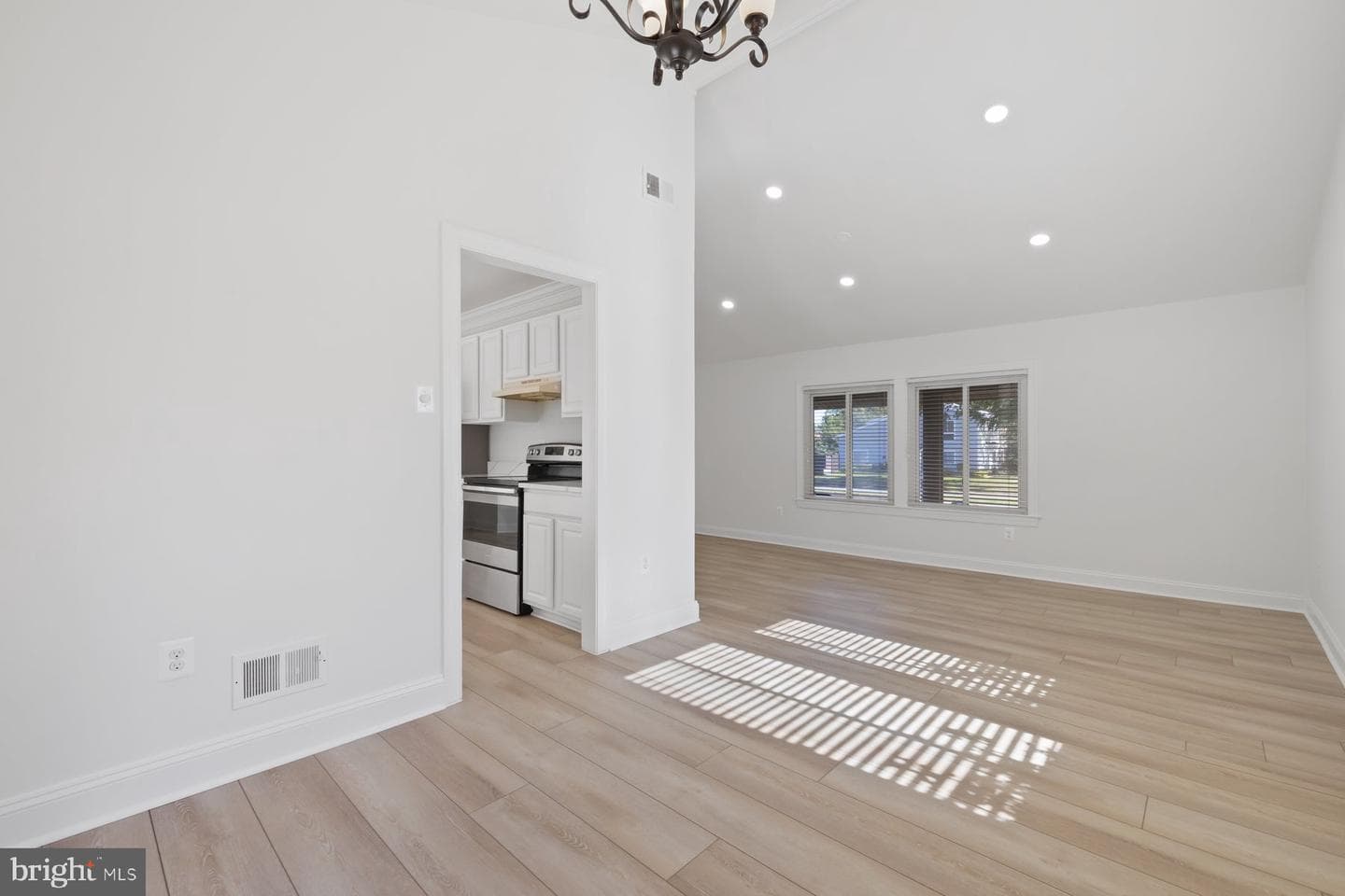 110 Sugarland Run Drive photo 14