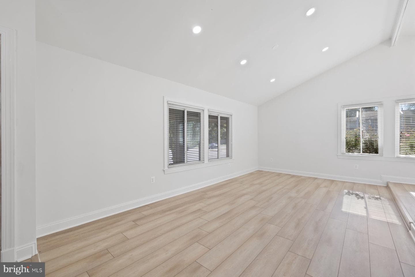 110 Sugarland Run Drive photo 16