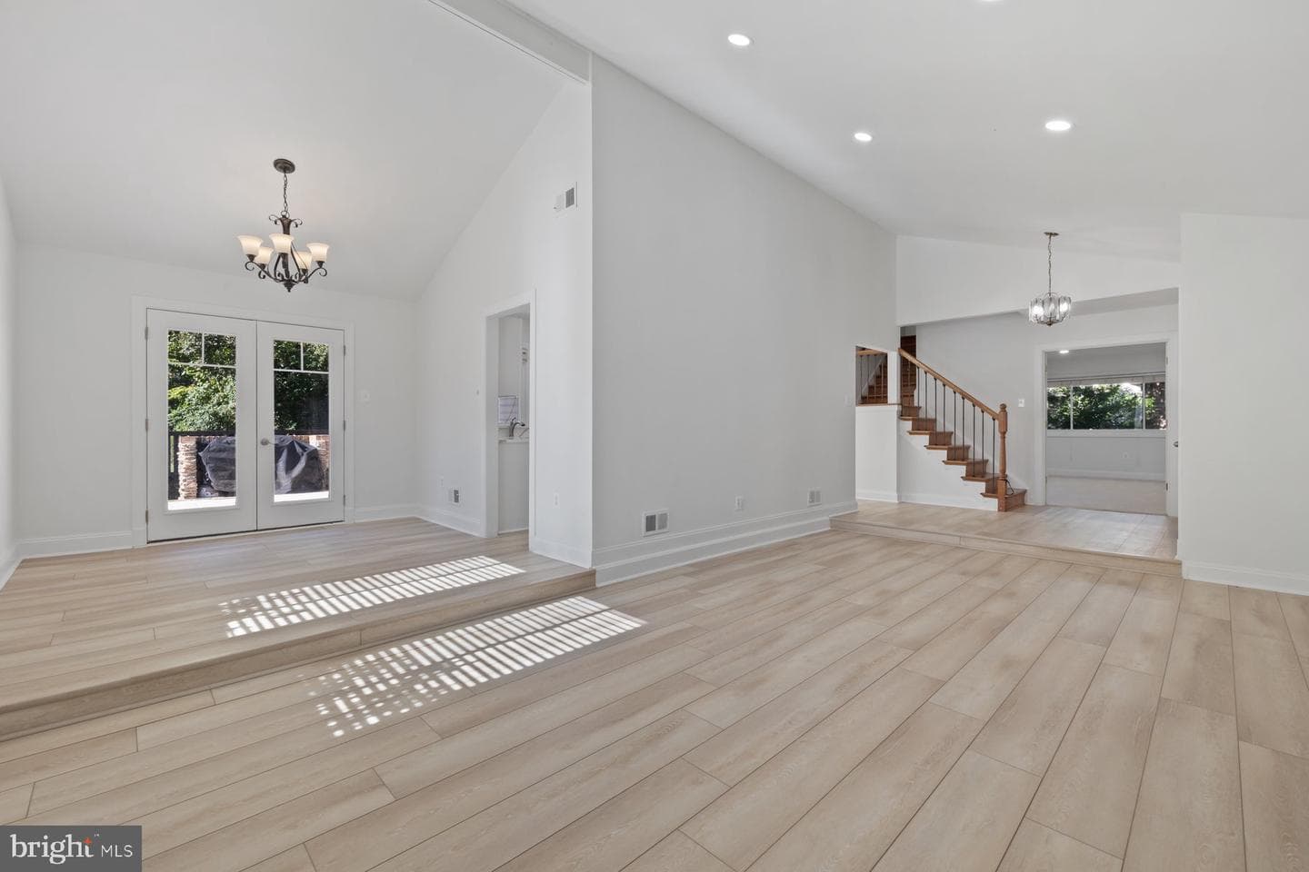 110 Sugarland Run Drive photo 4