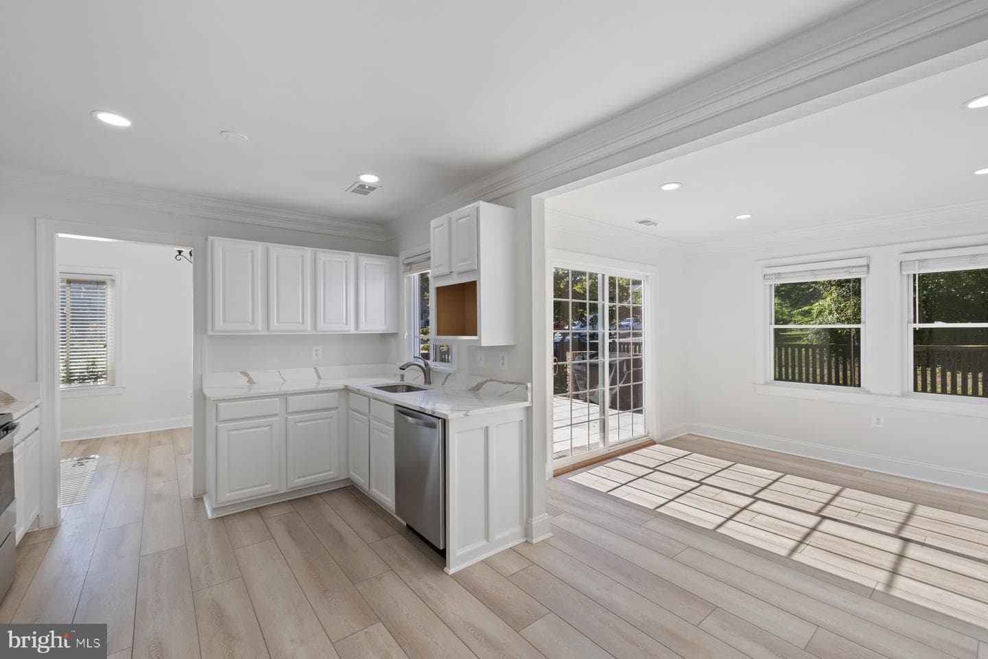 110 Sugarland Run Drive photo 8