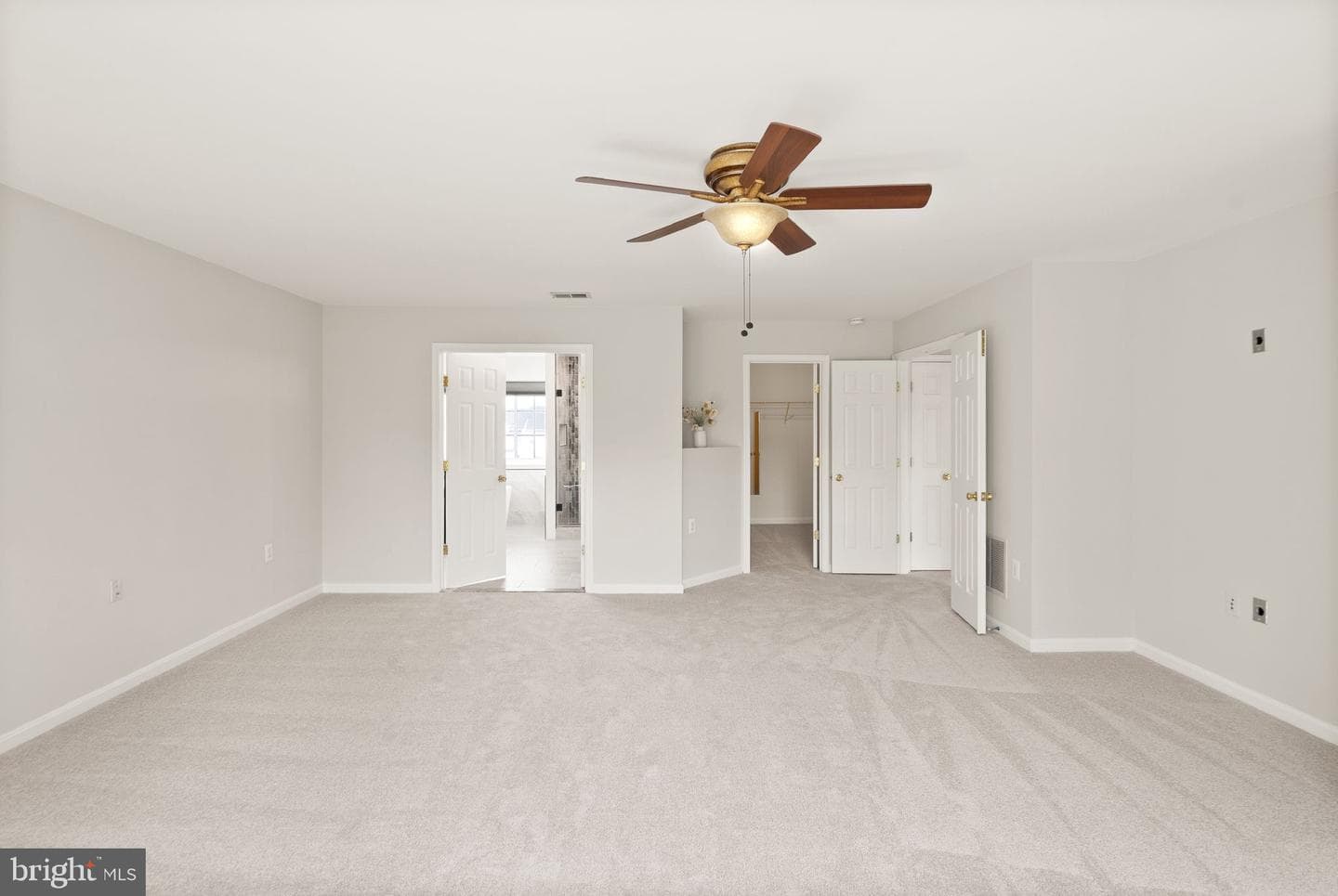 706 Invermere Drive NE photo 28