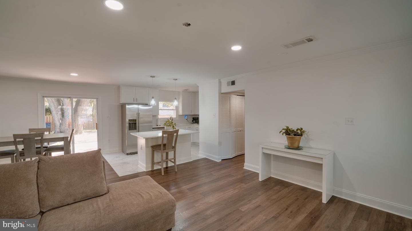 312 E Gordon Street photo 4
