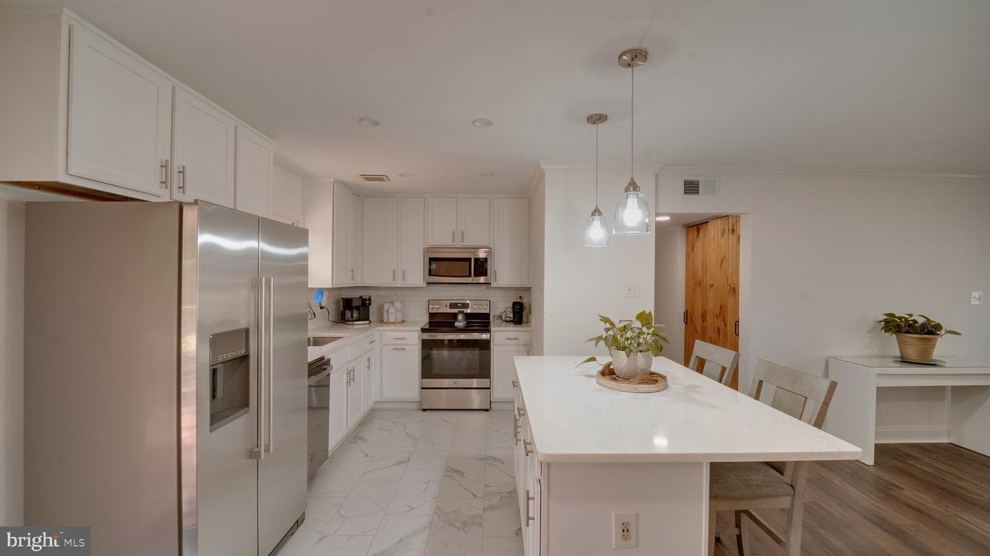 312 E Gordon Street photo 7