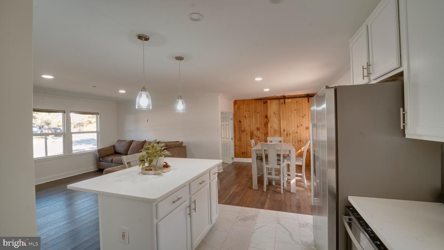 312 E Gordon Street photo 9