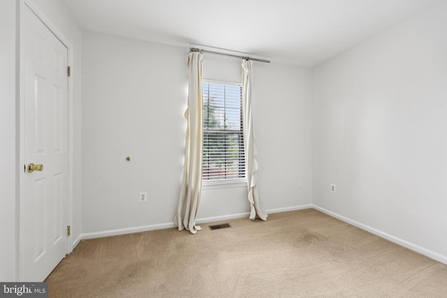 2 Berkeley Court photo 19