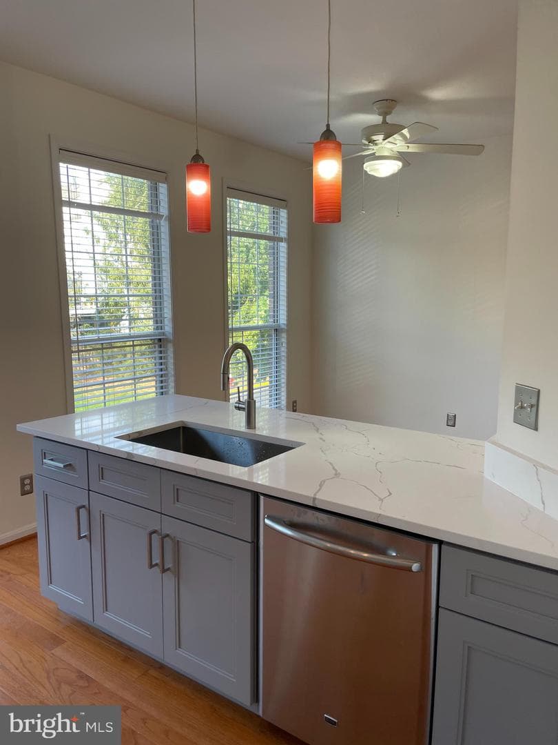47692 Sandbank Square photo 6