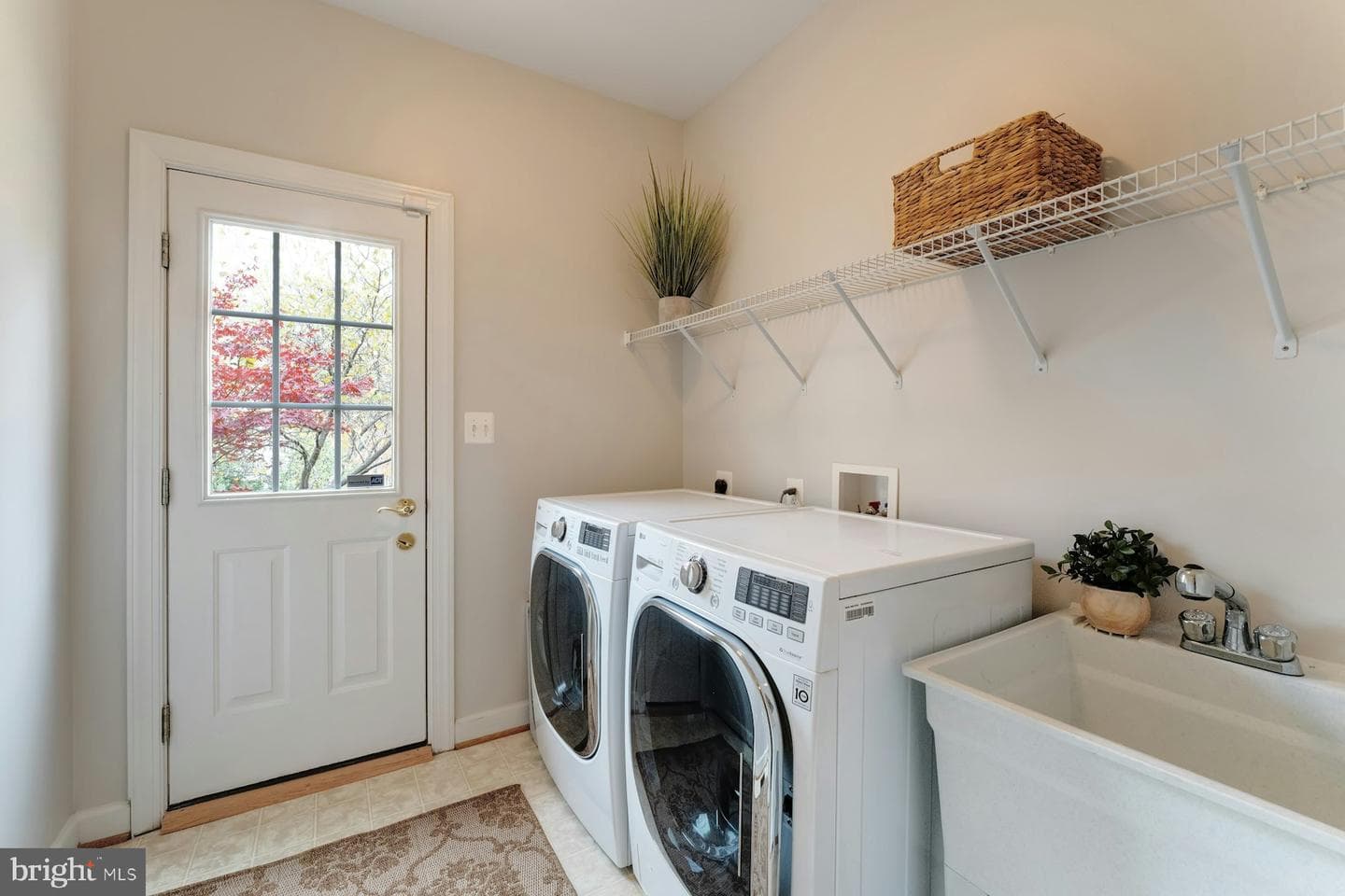 903 Powhatan Court NE photo 33