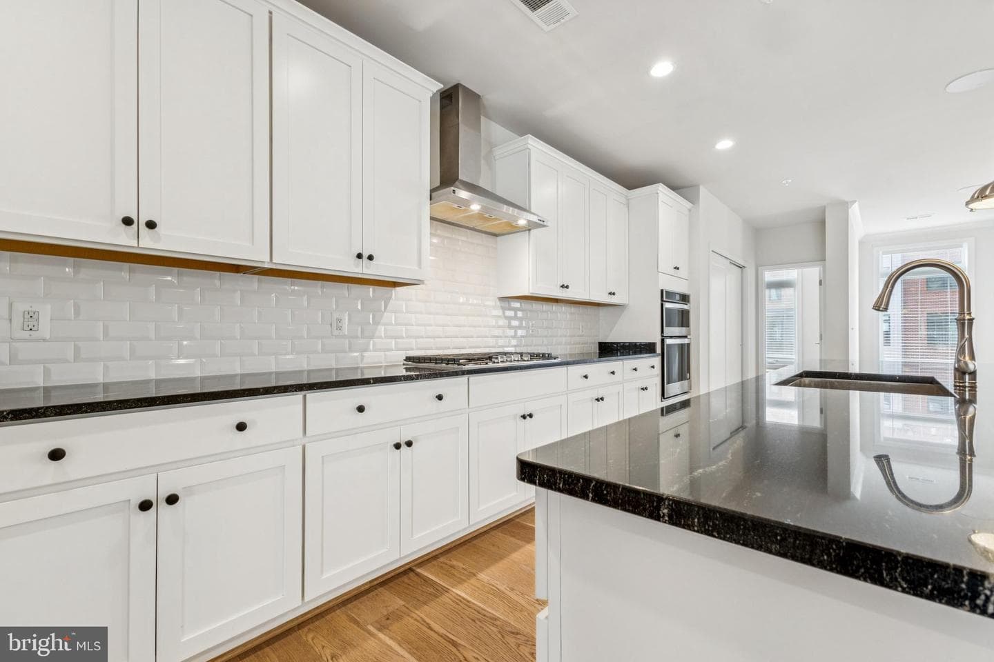 43186 Mongold Square photo 11