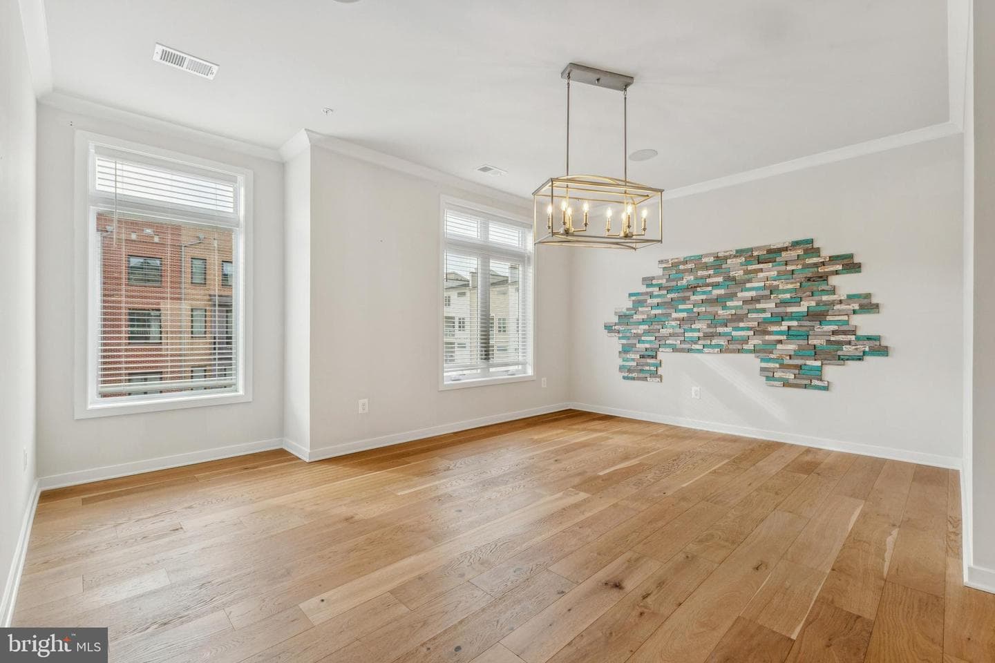 43186 Mongold Square photo 14