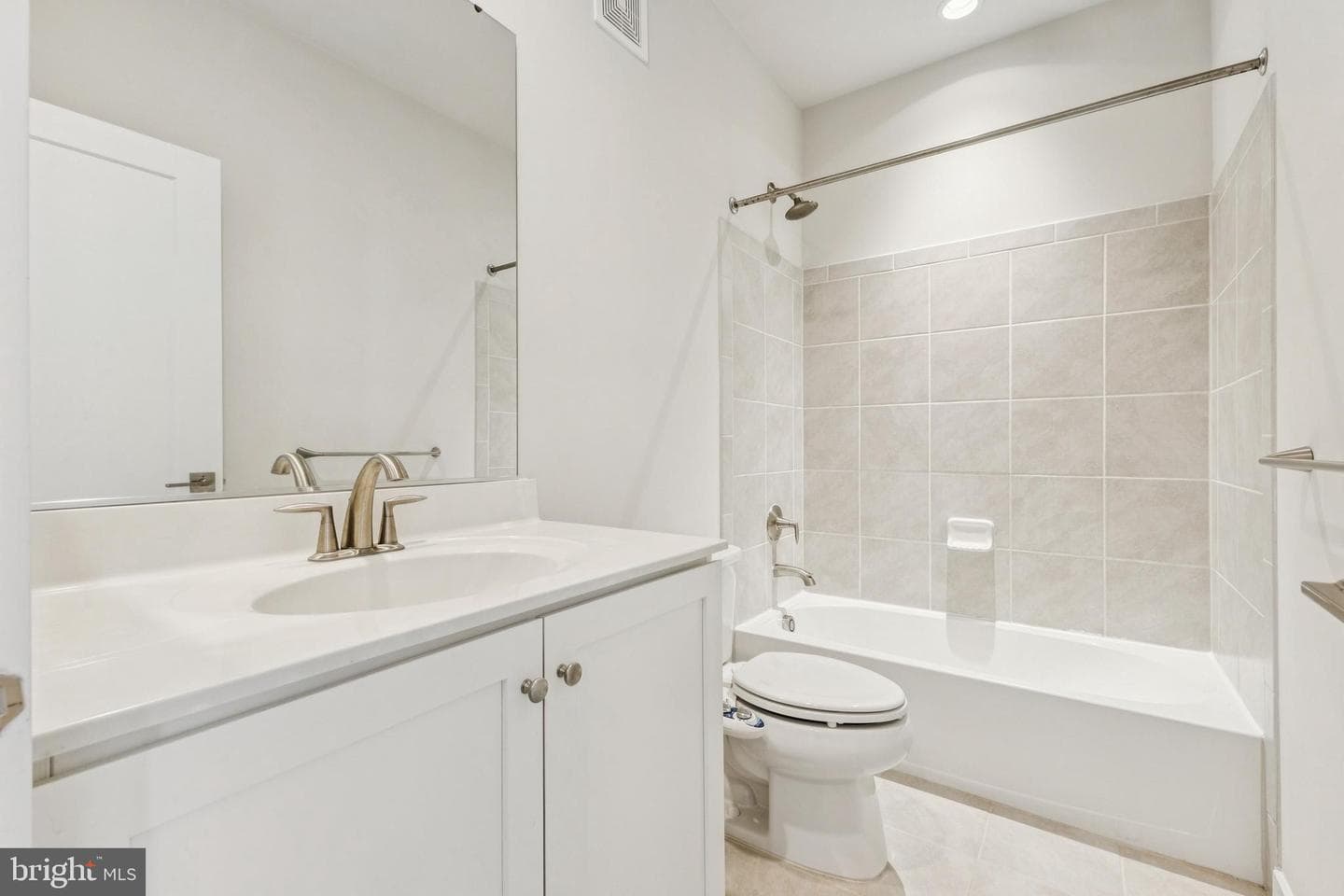 43186 Mongold Square photo 25