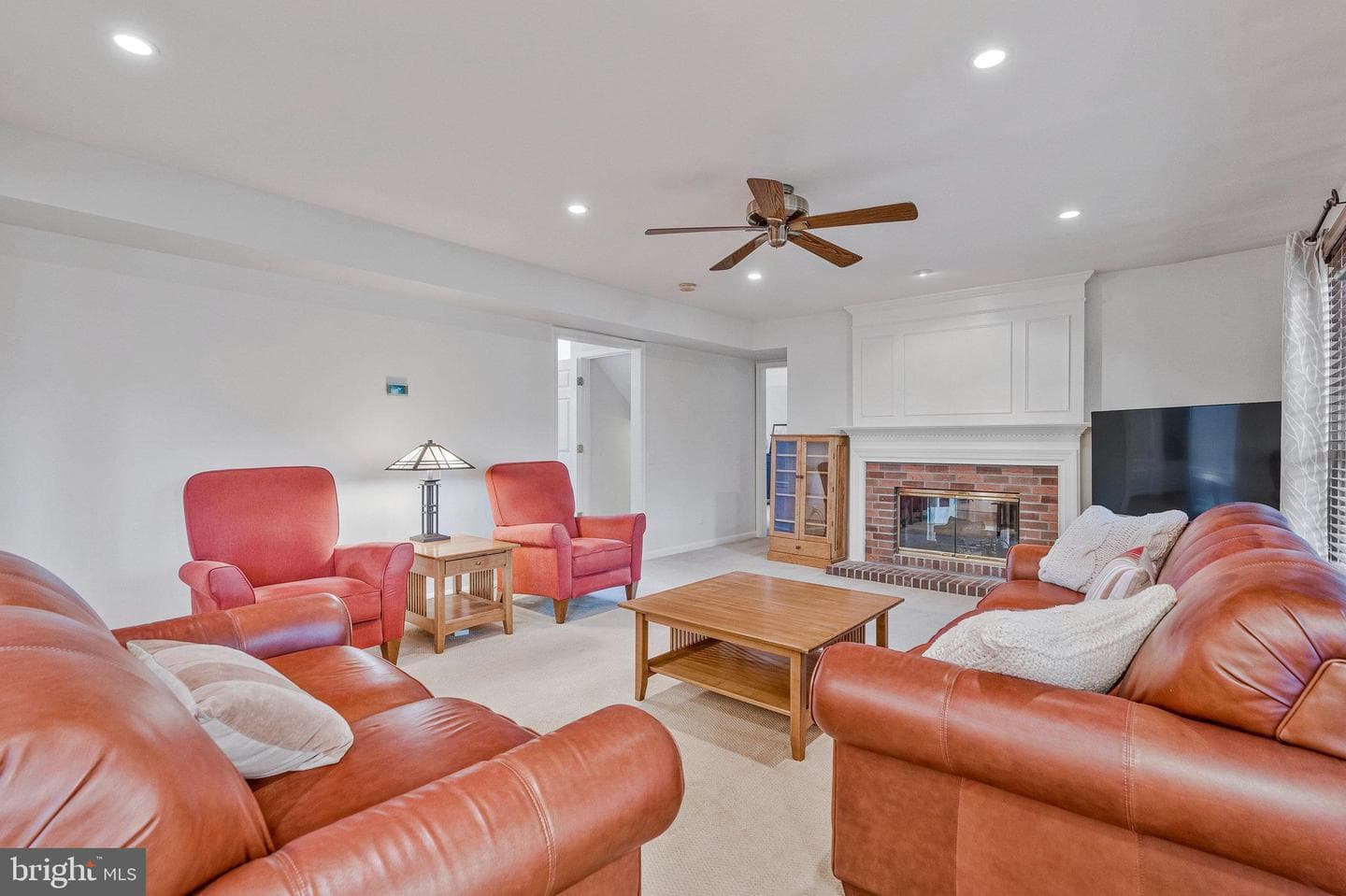 706 Amber Court NE photo 24