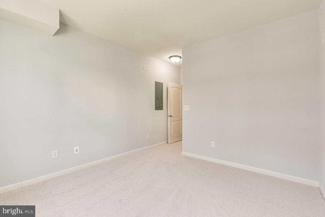 24701 Byrne Meadow Square #100 photo 16