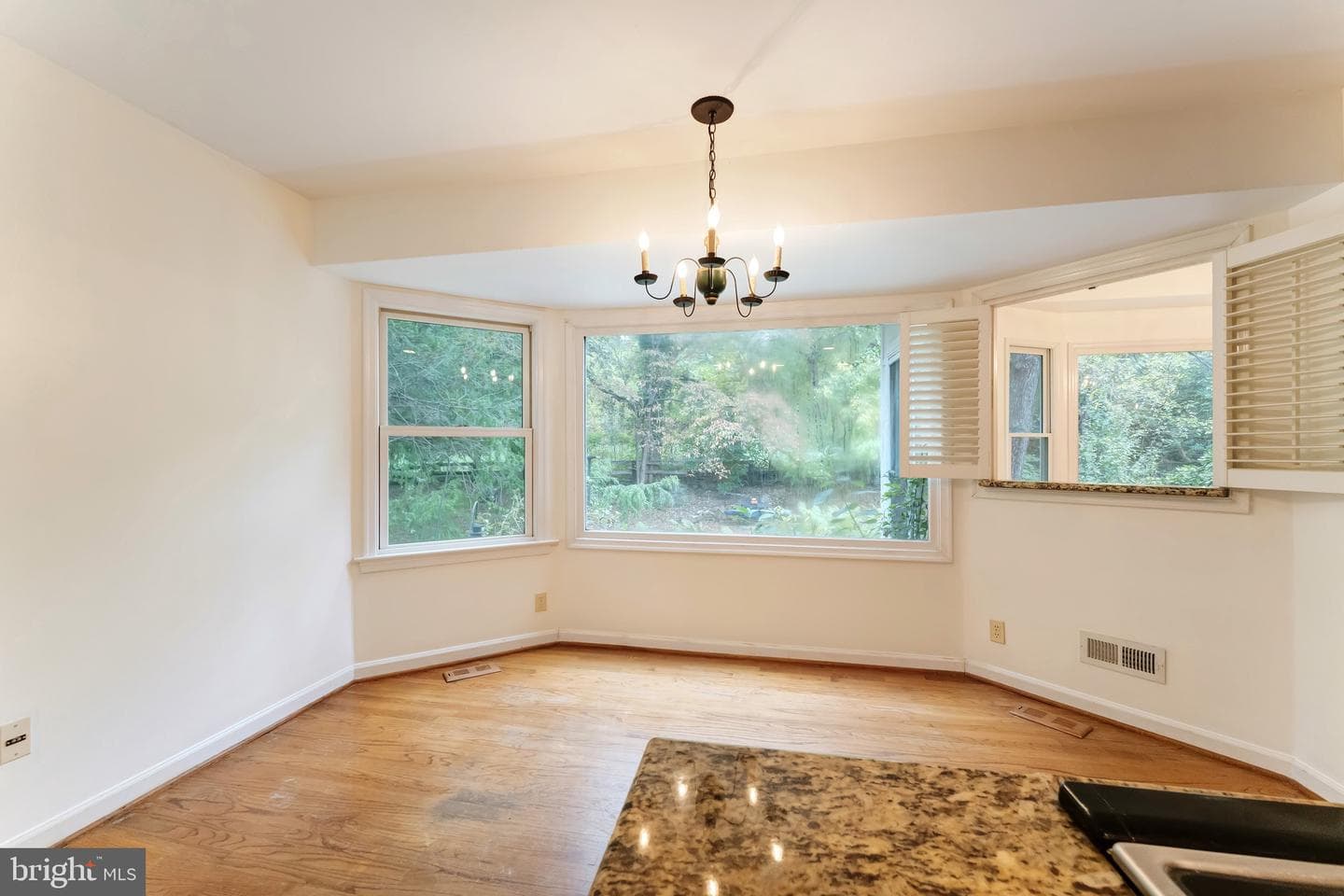 3 Meadowbrook Court S photo 10