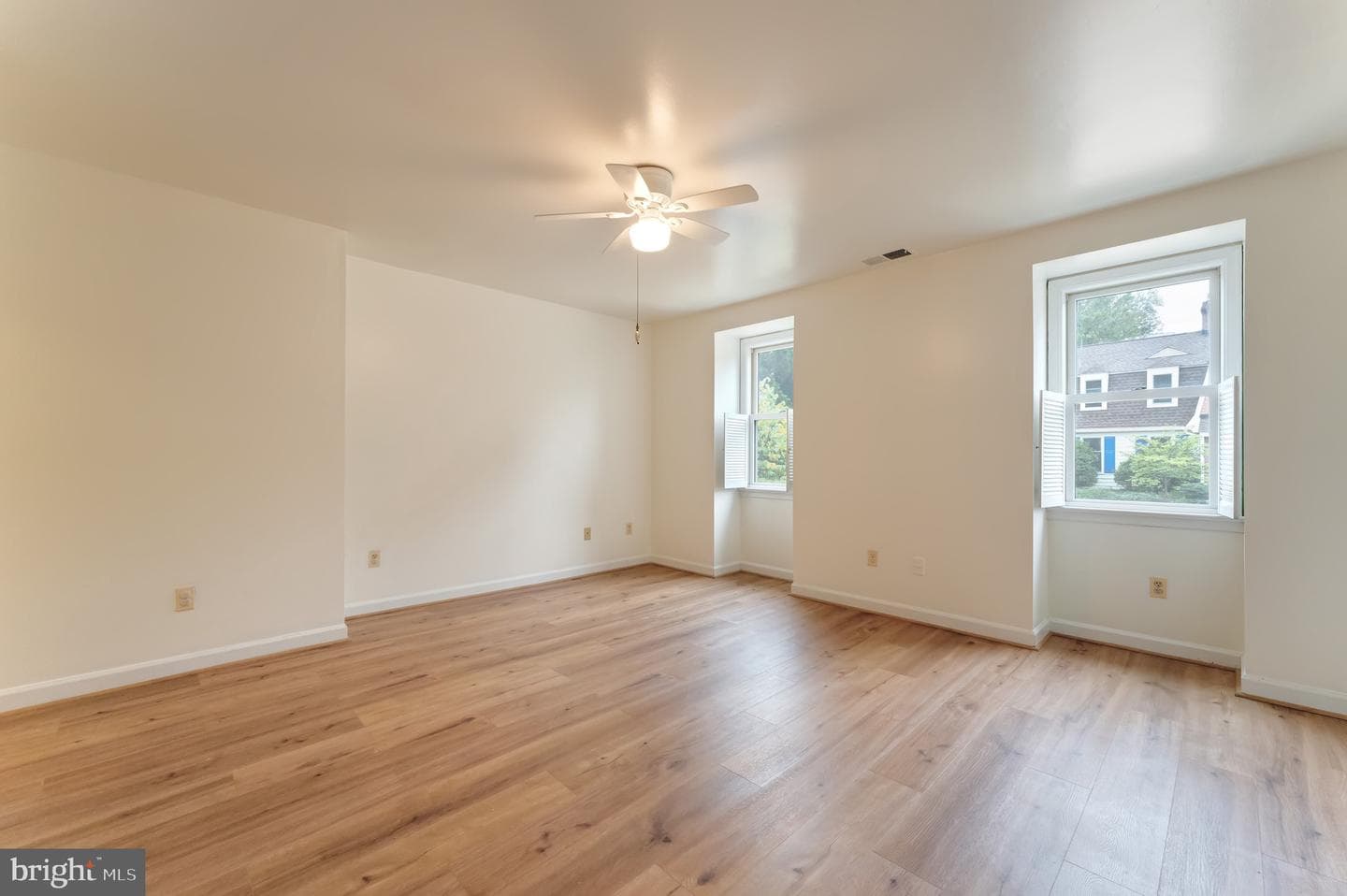 3 Meadowbrook Court S photo 19