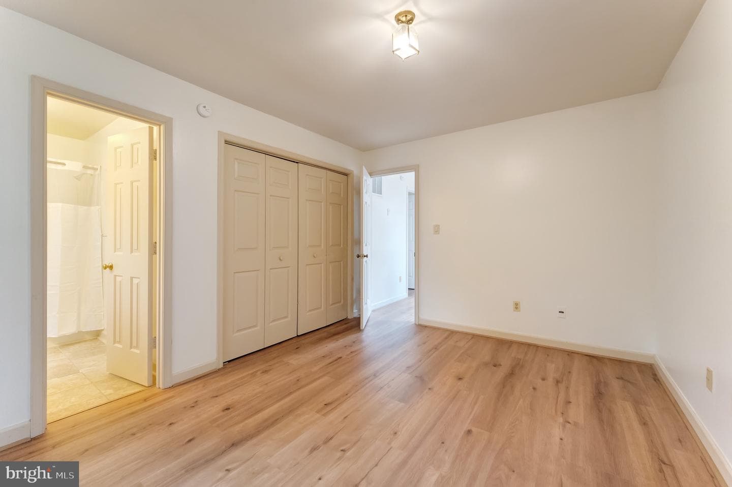3 Meadowbrook Court S photo 23
