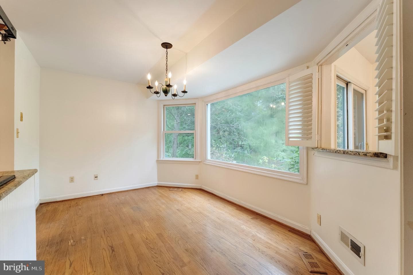 3 Meadowbrook Court S photo 9