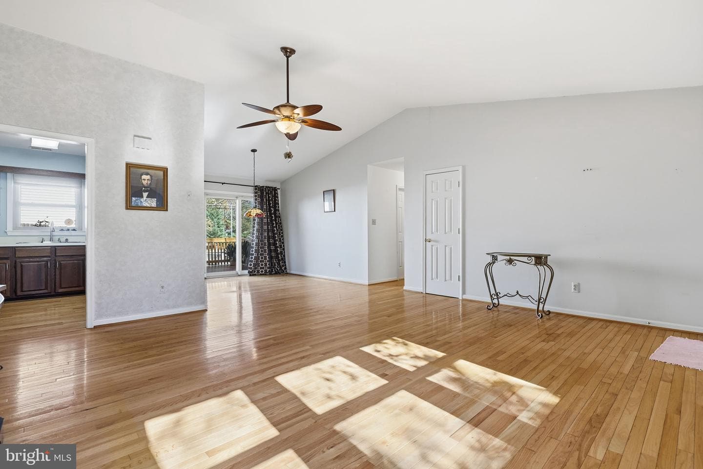 202 Stratford Place SW photo 12
