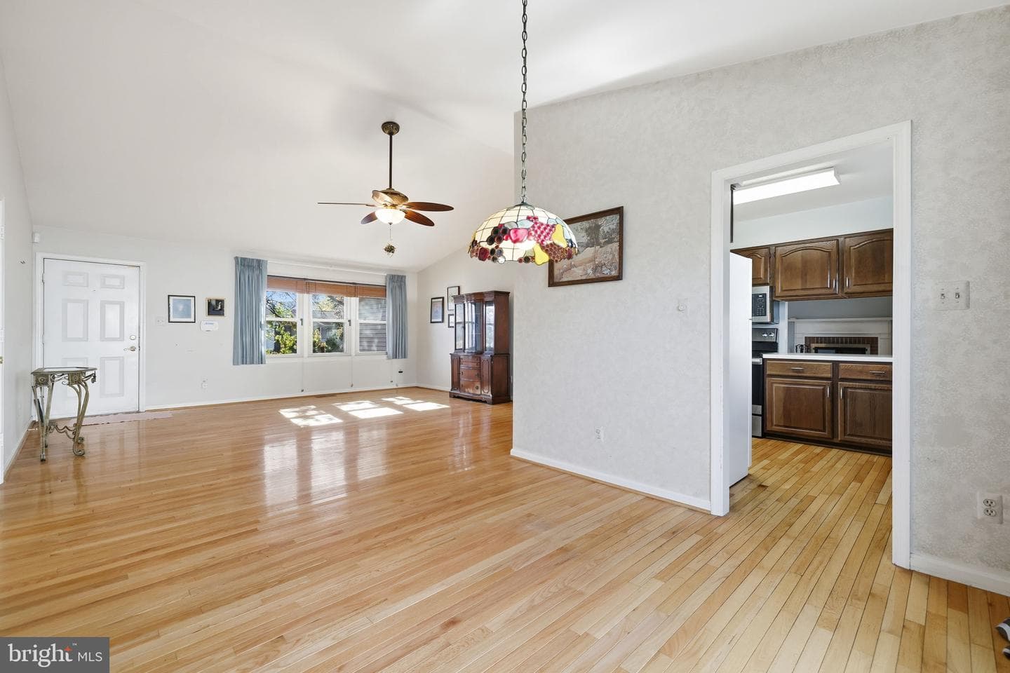 202 Stratford Place SW photo 14