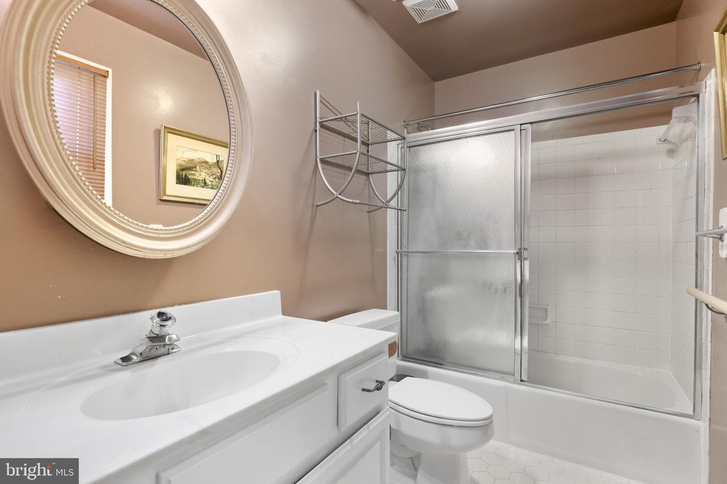 202 Stratford Place SW photo 24