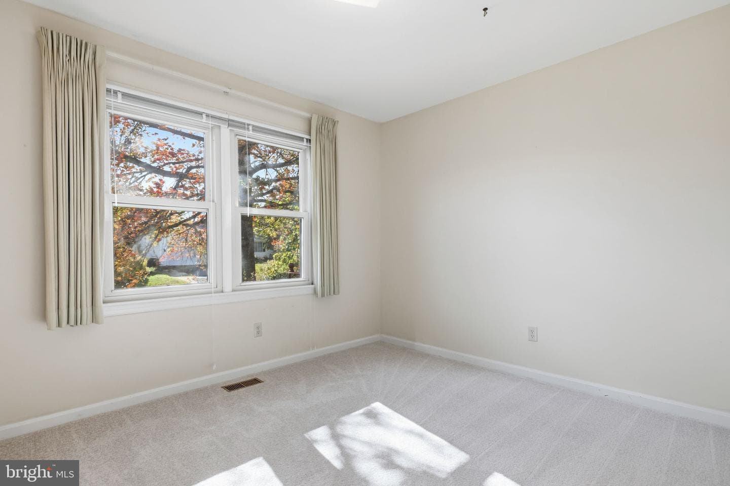 202 Stratford Place SW photo 31