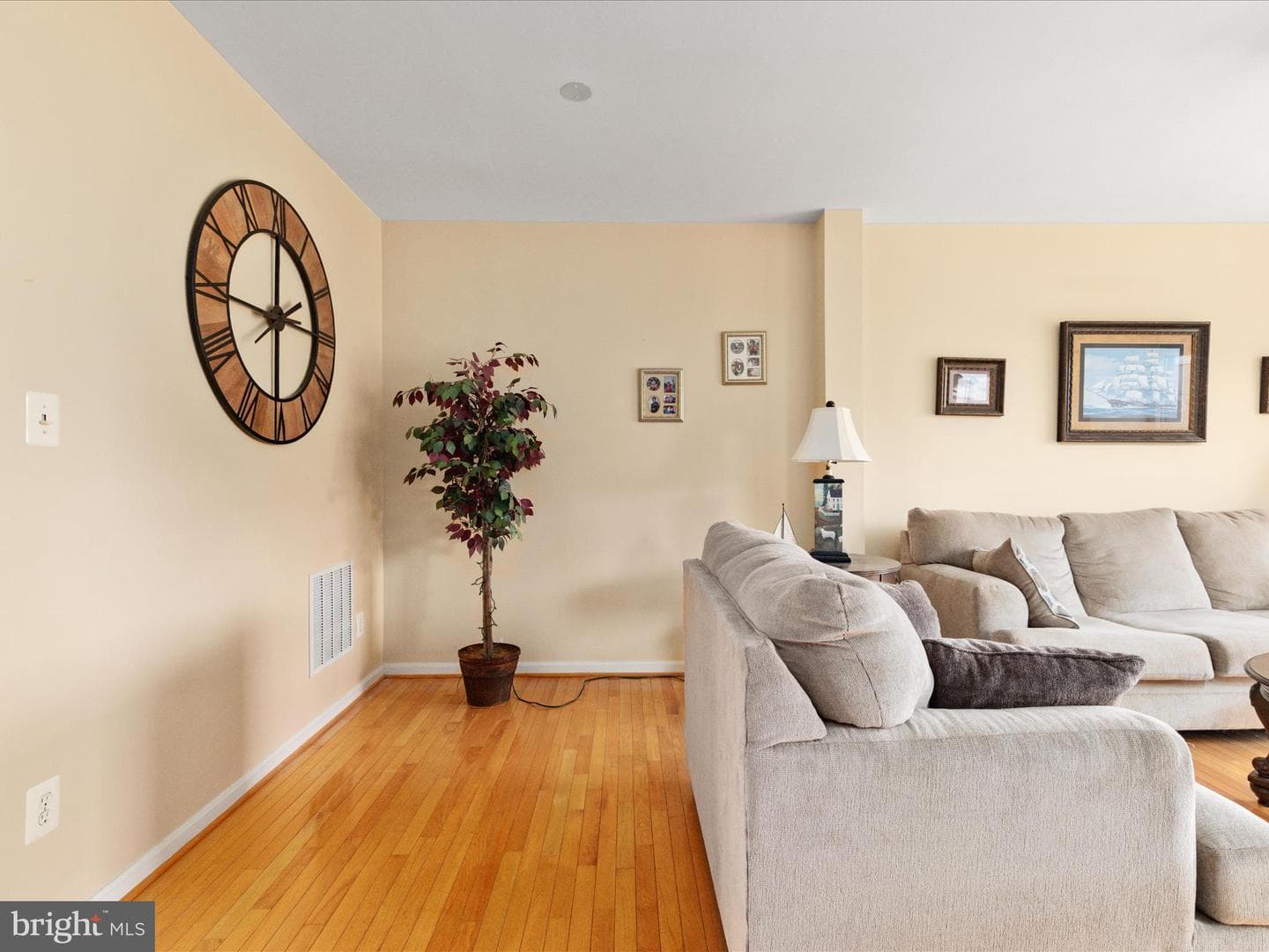 131 Goldsworth Terrace SW photo 14