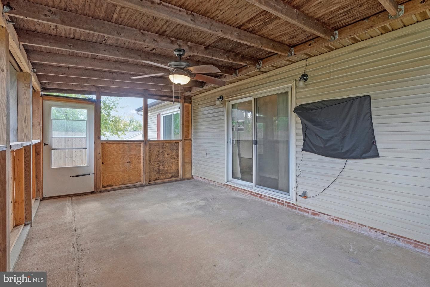 202 N Fir Court photo 17