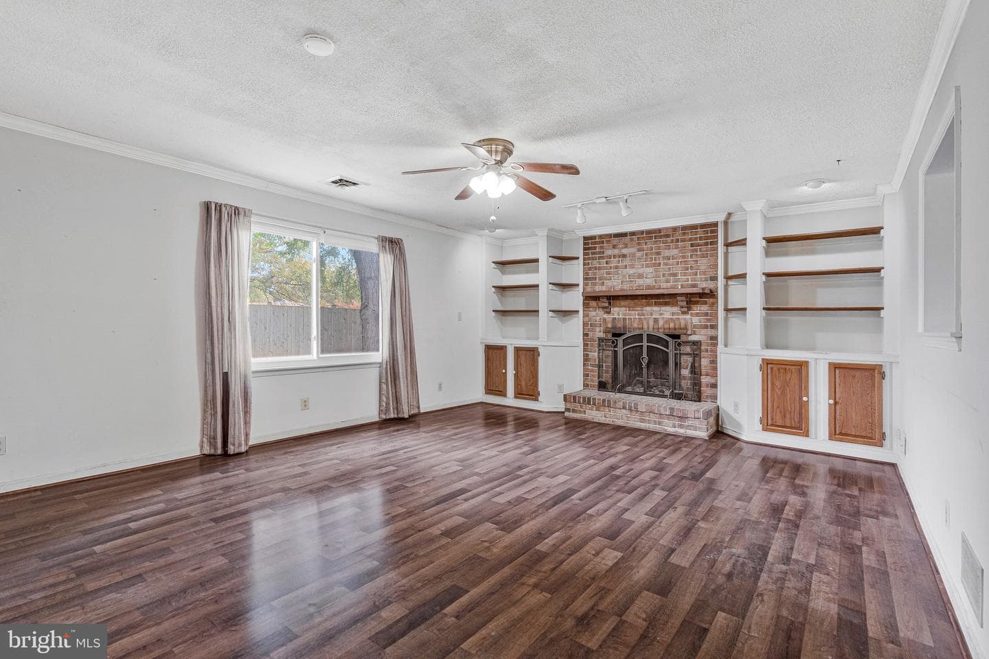 202 N Fir Court photo 8