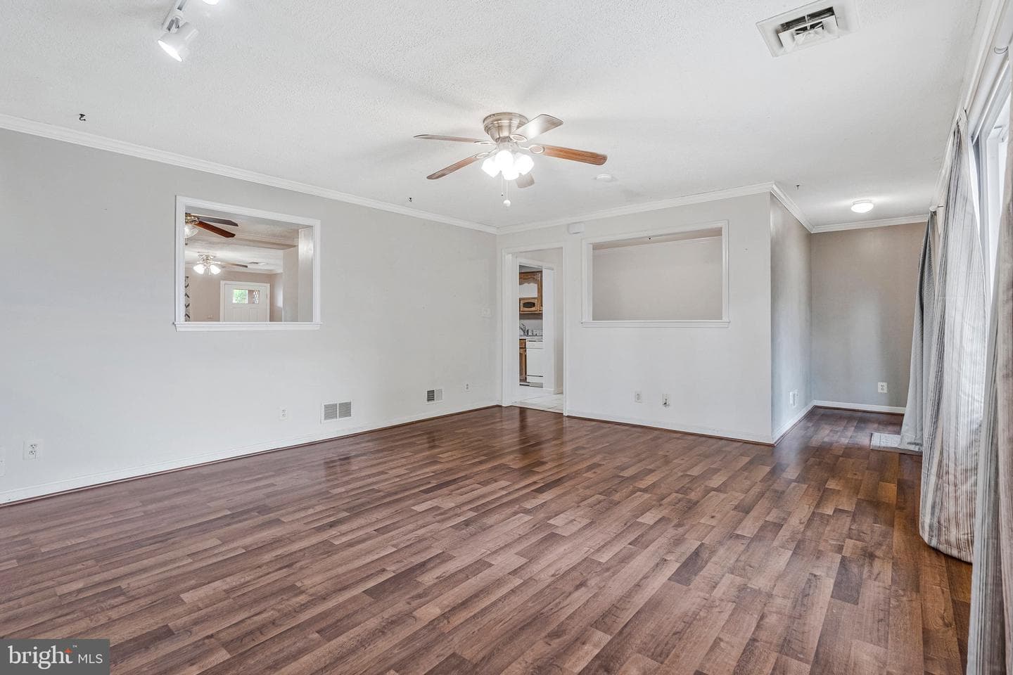 202 N Fir Court photo 9