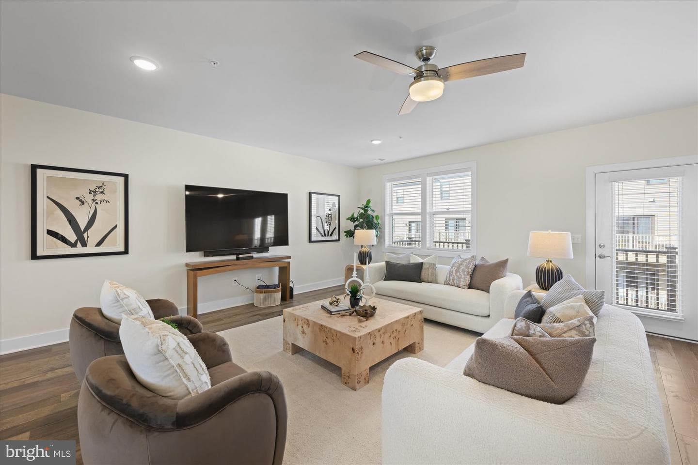 44840 Tiverton Square