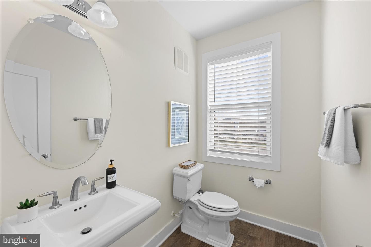 44840 Tiverton Square photo 23