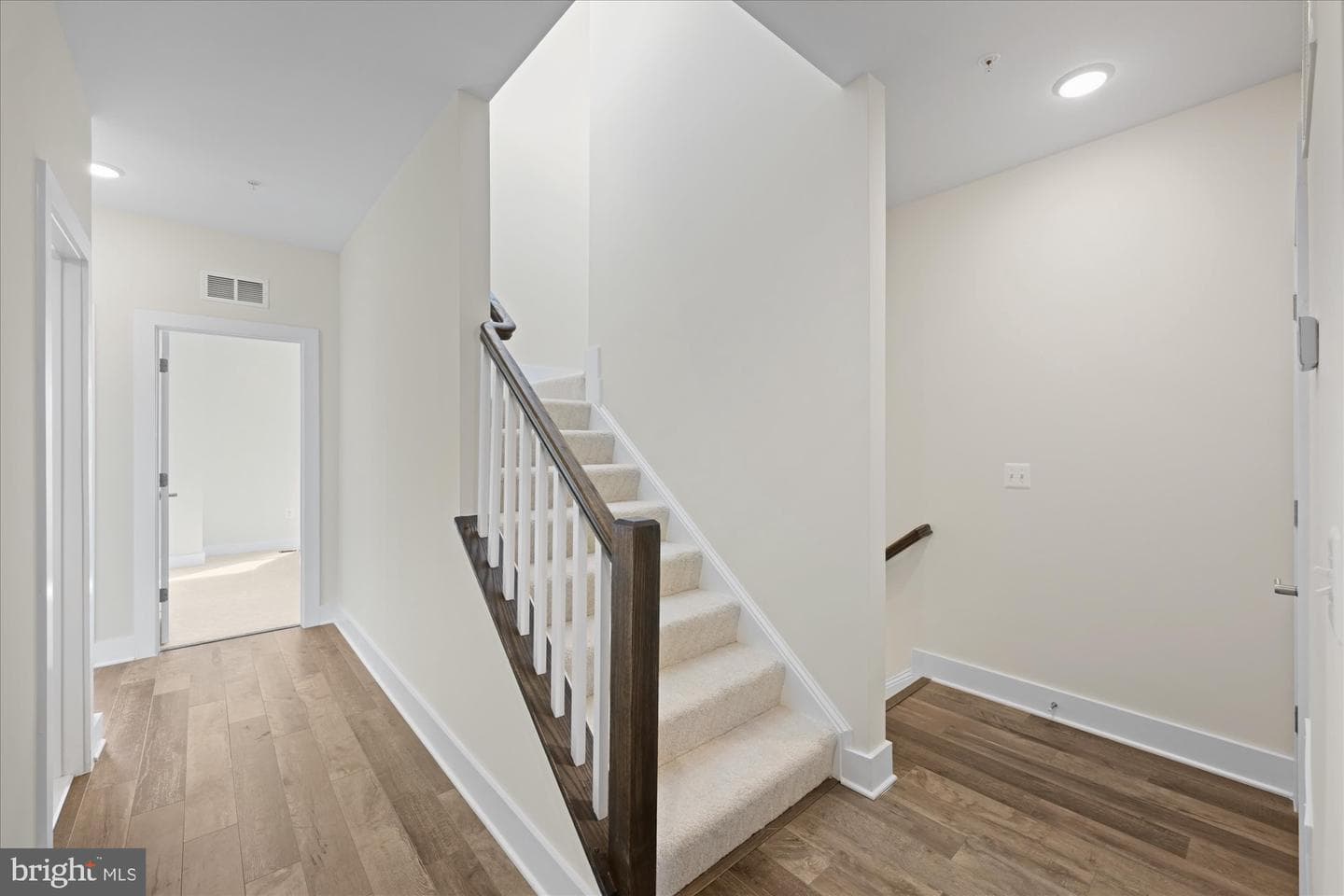 44840 Tiverton Square photo 28