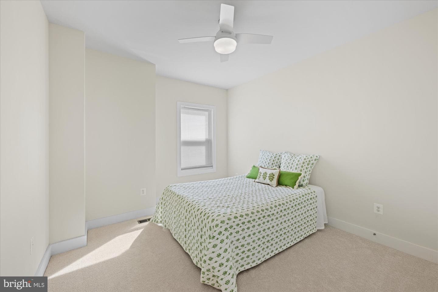 44840 Tiverton Square photo 39