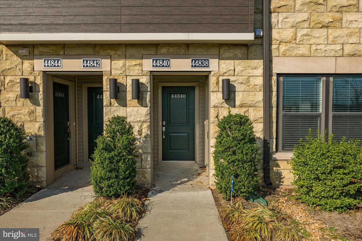 44840 Tiverton Square photo 4