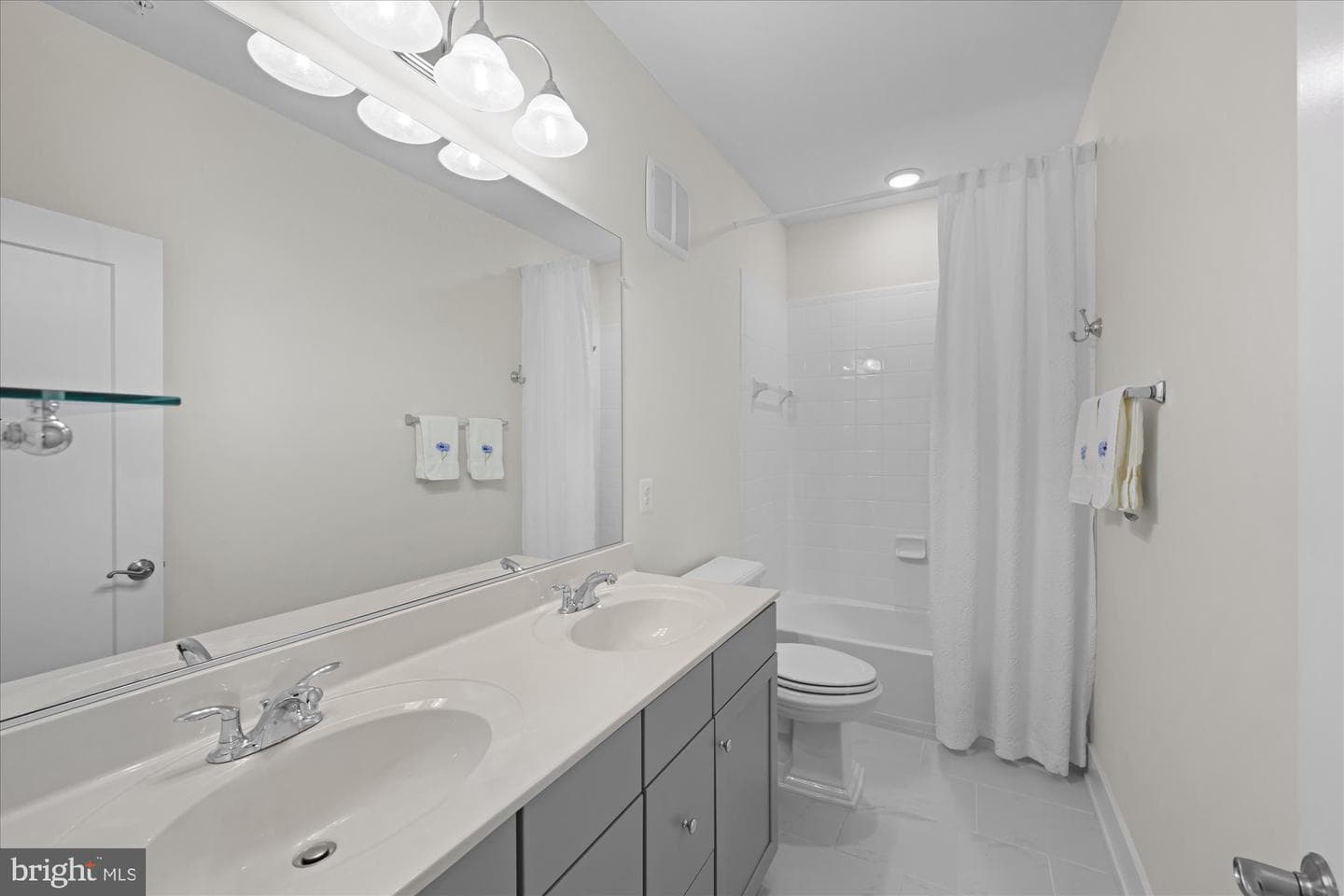 44840 Tiverton Square photo 43