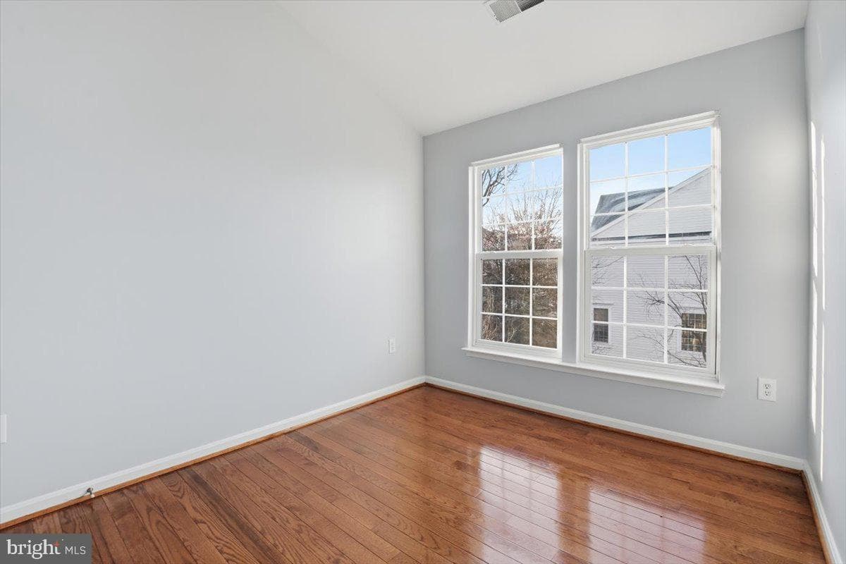 46212 Wales Terrace photo 18