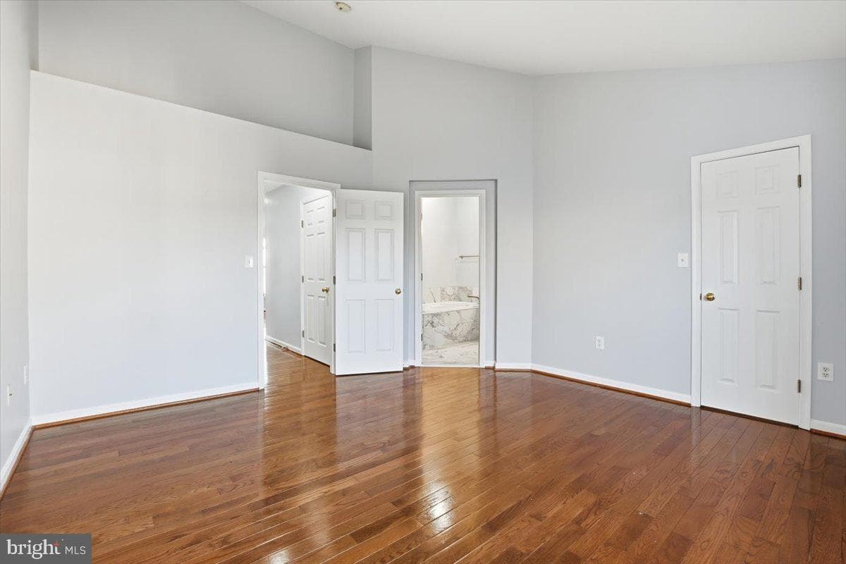 46212 Wales Terrace photo 23