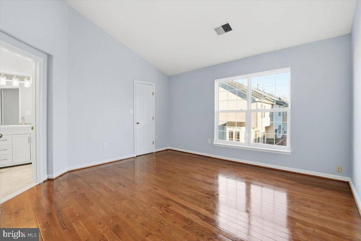 46212 Wales Terrace photo 24