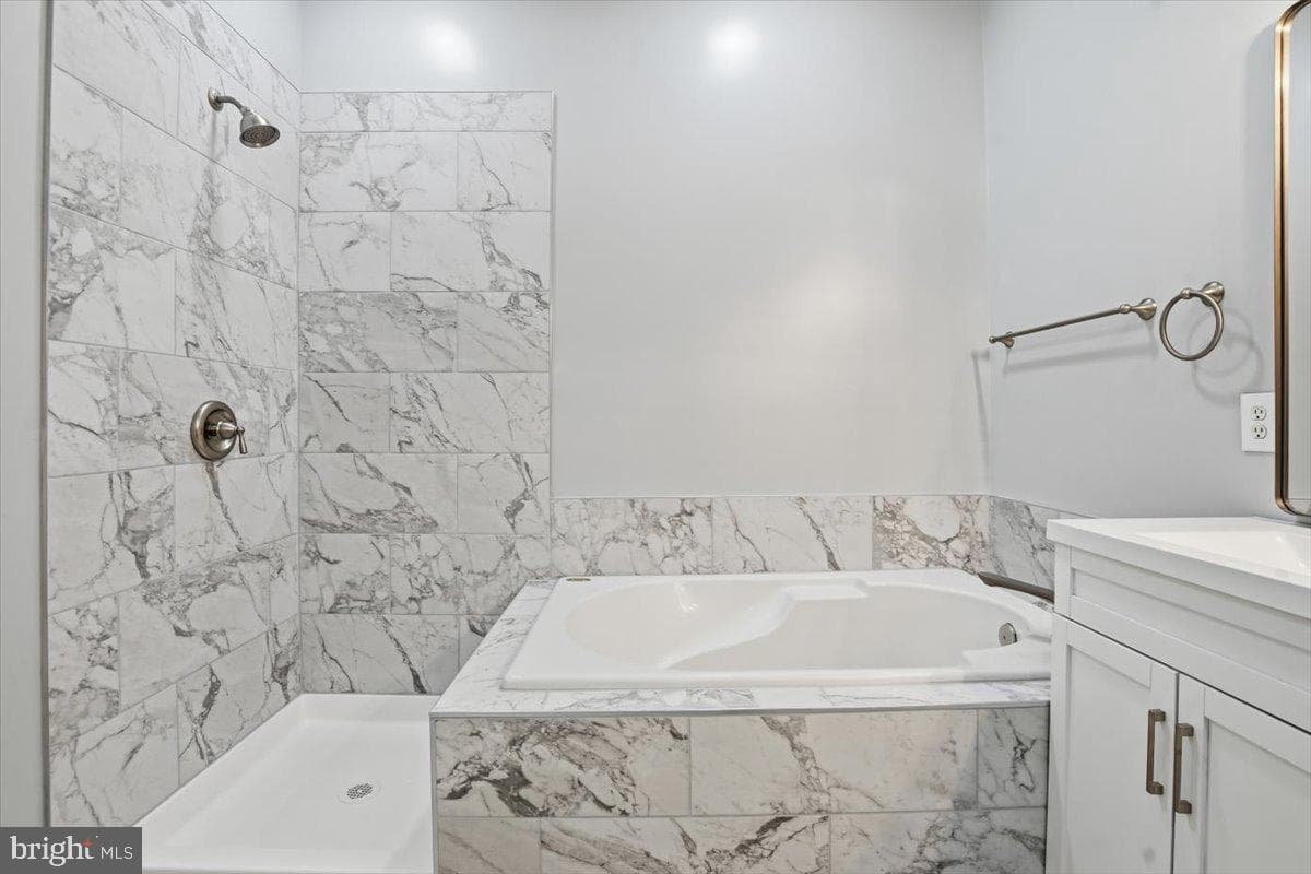 46212 Wales Terrace photo 26