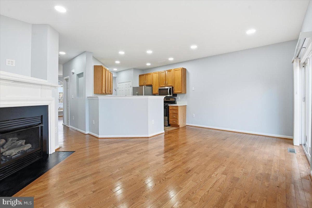 46212 Wales Terrace photo 4