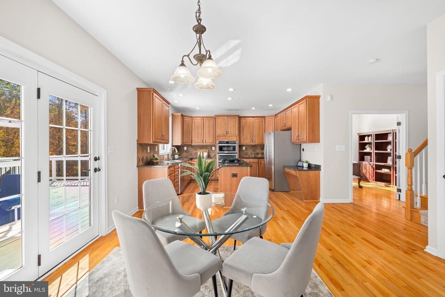23158 Glenorchy Court photo 15
