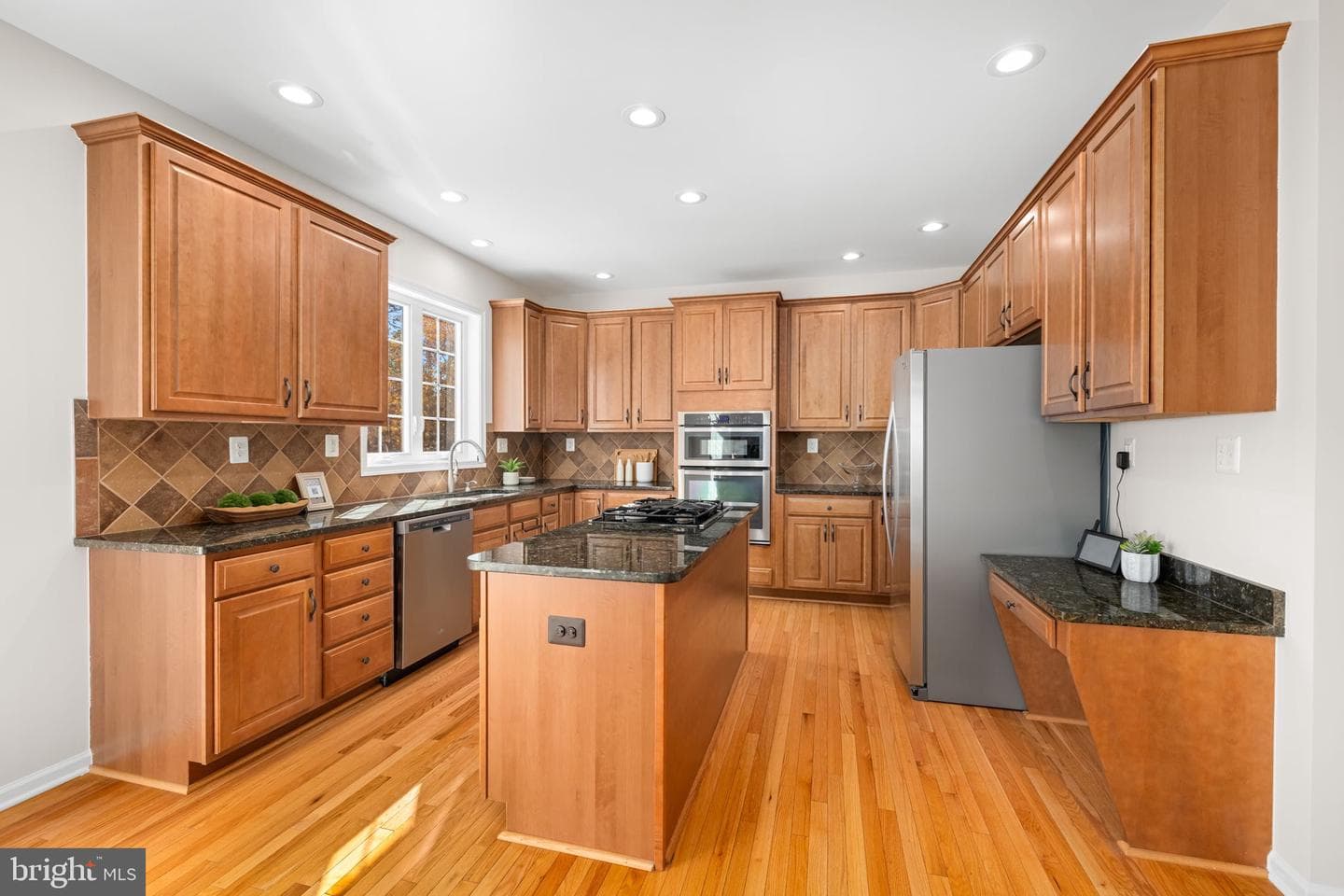 23158 Glenorchy Court photo 16