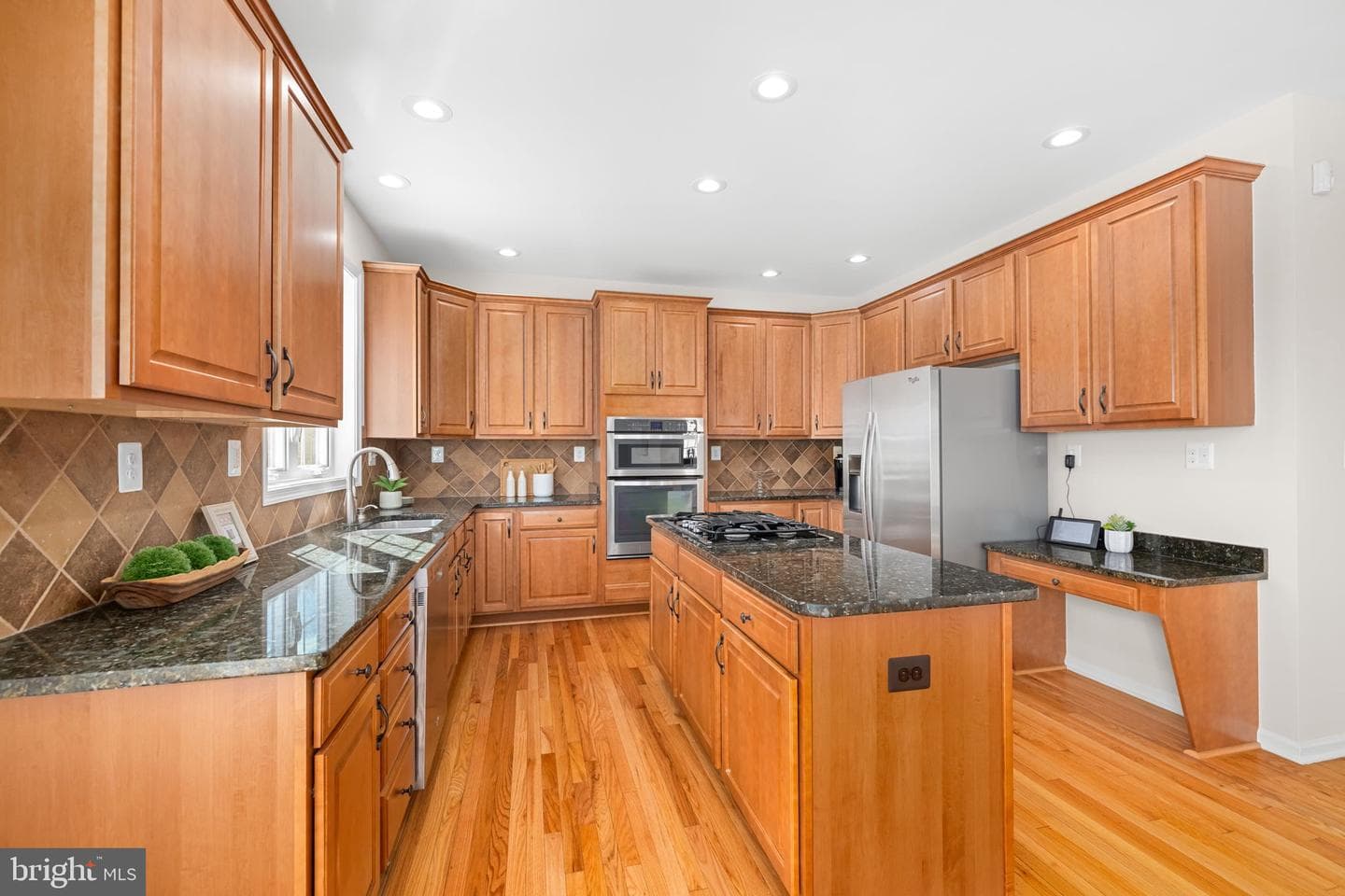 23158 Glenorchy Court photo 17