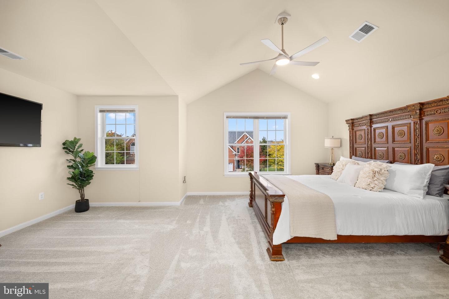 23158 Glenorchy Court photo 31