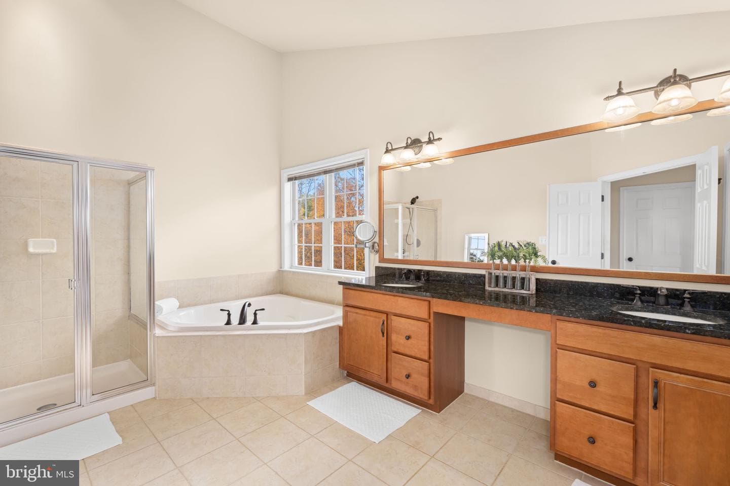 23158 Glenorchy Court photo 34